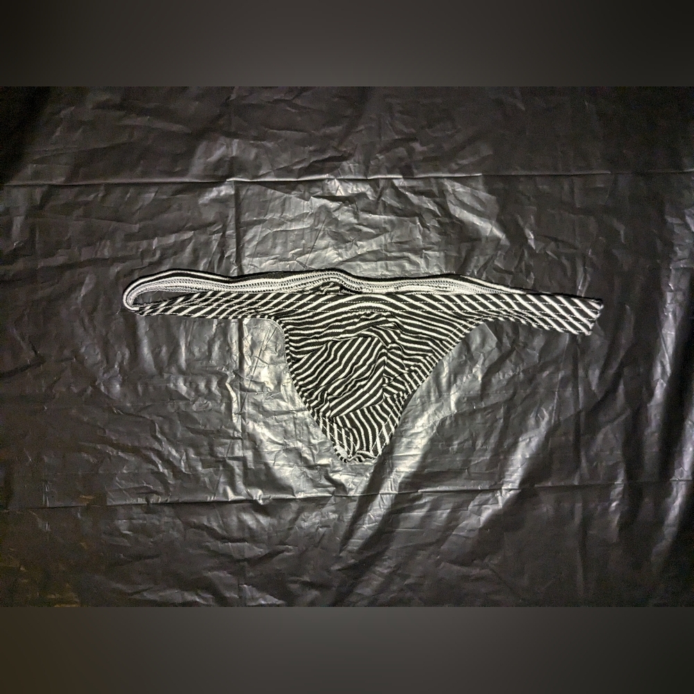 N2N Men's Thong Size L